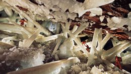 Гигантские кристаллы пещеры Naica