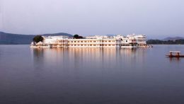 Дворец озера Пикола - отель в Индии