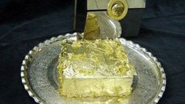 Sultans Golden Cake - эксклюзивное блюдо можно попробовать в ресторане отеля Ciragan Palace Kempinski, который находится в Стамбуле (Турция)