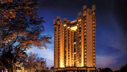 Shangri – La’s - Eros (Дели) - отель расположенный недалеко от главных достопримечательностей города и от железнодорожного вокзала. Считается одним из лучших отелей города.