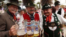 21 сентября в парке Баварии открылся 180-ый фестиваль пива Октоберфест.